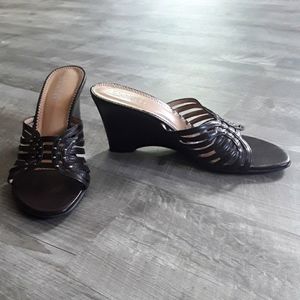 Franco Sarto Caravan strappy brown leather wedge slides 8.5
